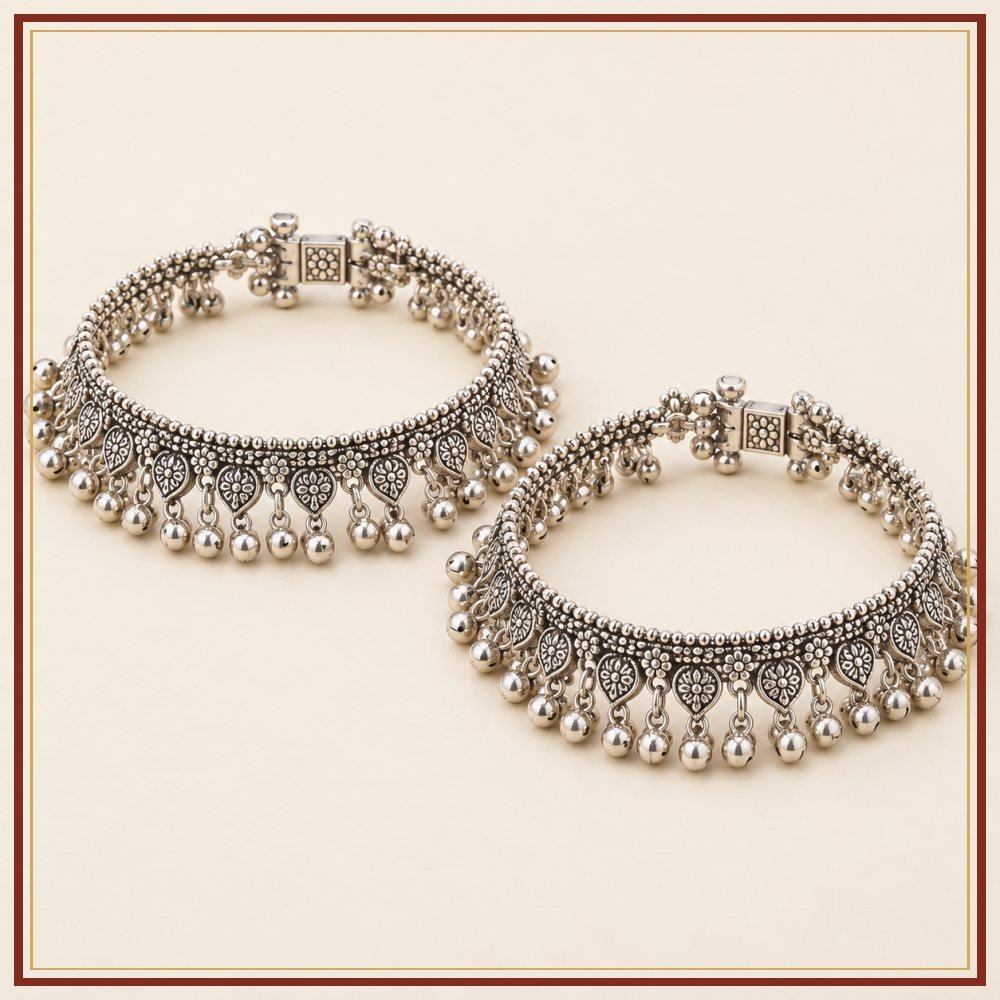 Banjara Trikon Oxidized-Metal Anklets