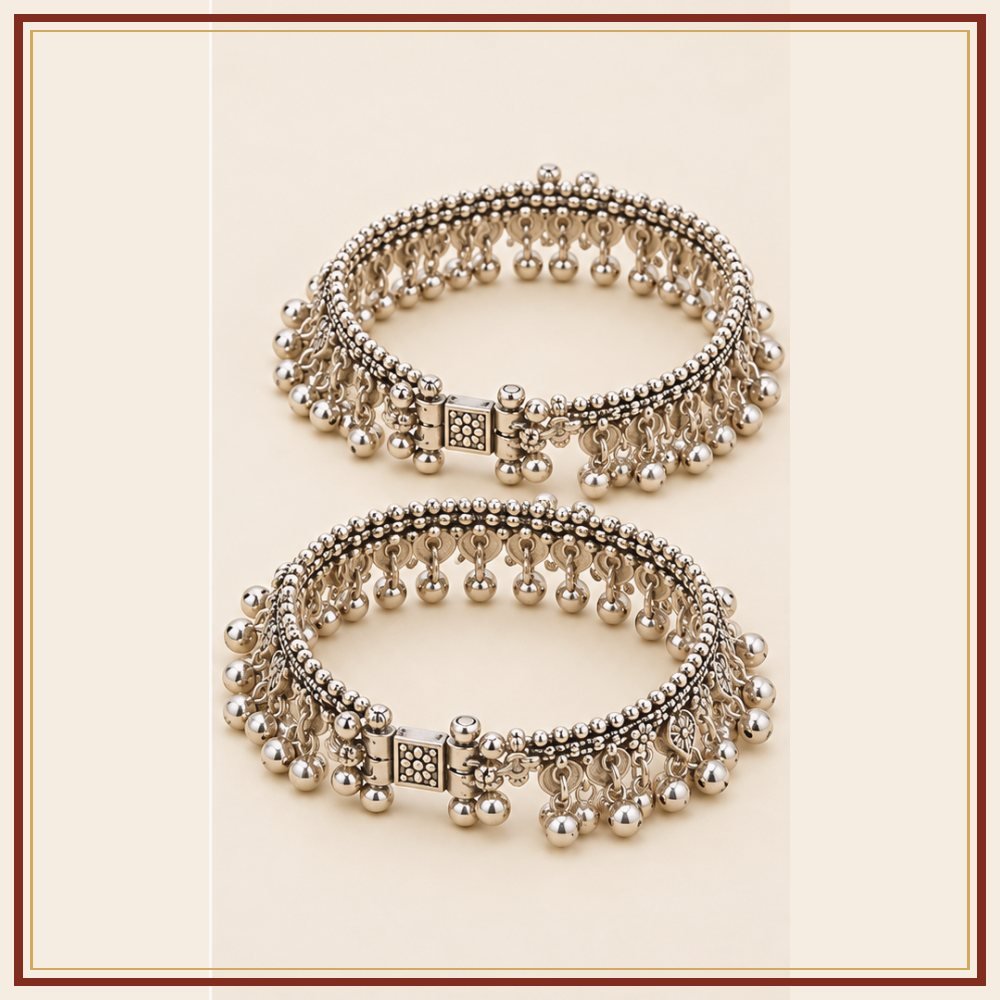 Banjara Trikon Oxidized-Metal Anklets
